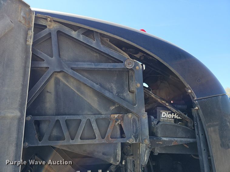 image for item DO4375 2006 Freightliner Business Class M2  street sweeper truck