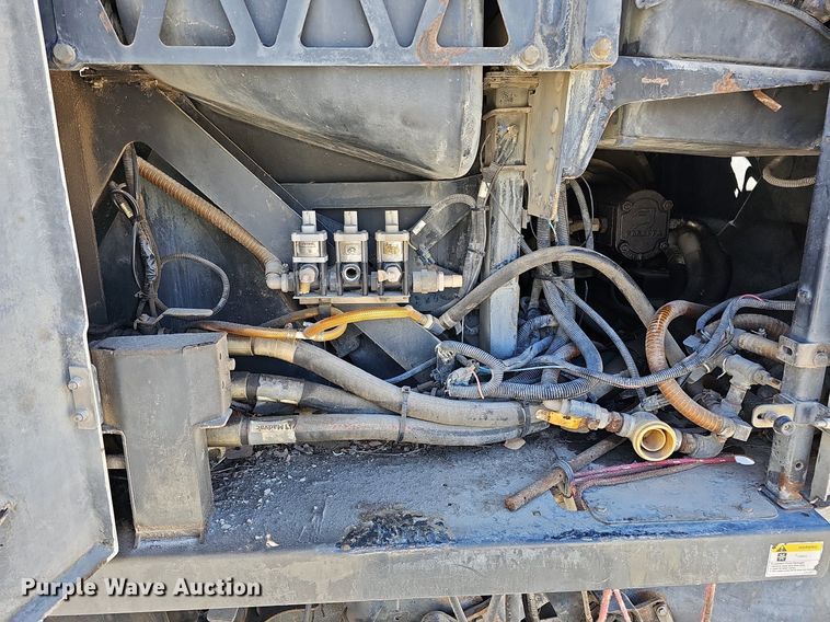 image for item DO4375 2006 Freightliner Business Class M2  street sweeper truck