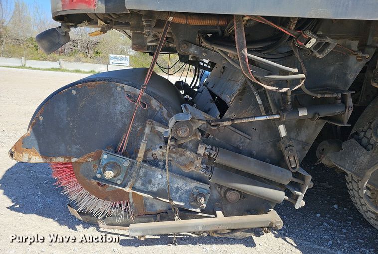 image for item DO4375 2006 Freightliner Business Class M2  street sweeper truck