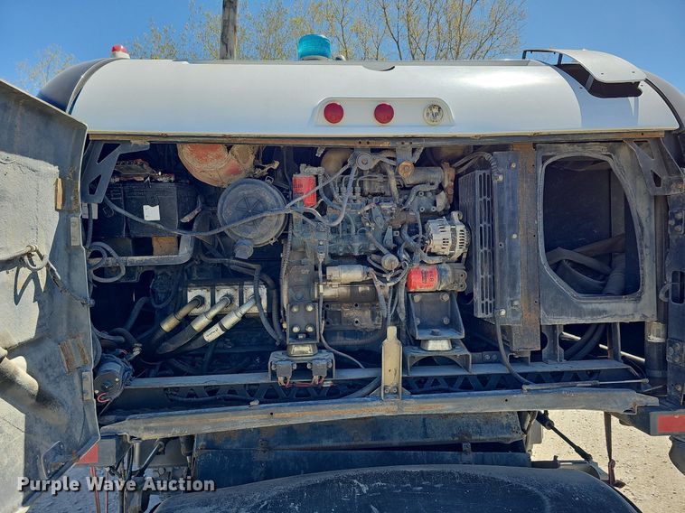 image for item DO4375 2006 Freightliner Business Class M2  street sweeper truck