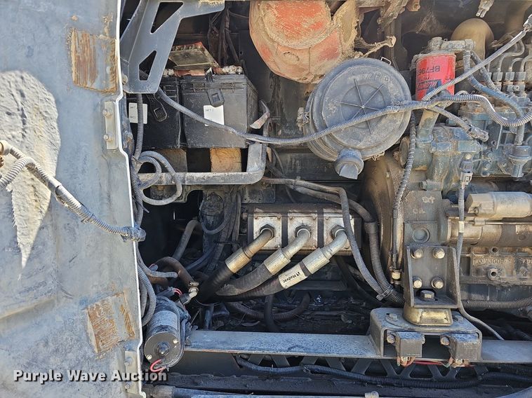 image for item DO4375 2006 Freightliner Business Class M2  street sweeper truck