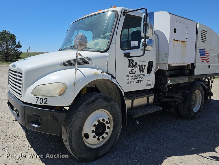 image for item DO4375 2006 Freightliner Business Class M2  street sweeper truck