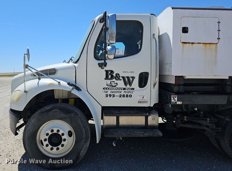 image for item DO4375 2006 Freightliner Business Class M2  street sweeper truck