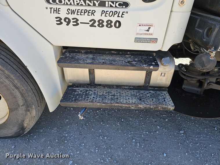 image for item DO4375 2006 Freightliner Business Class M2  street sweeper truck