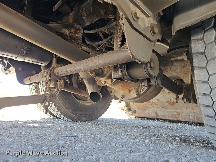 image for item DO4375 2006 Freightliner Business Class M2  street sweeper truck