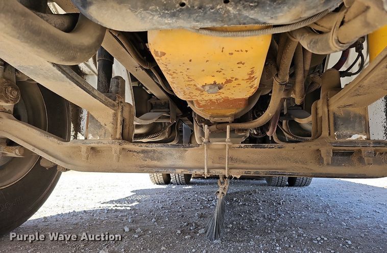 image for item DO4375 2006 Freightliner Business Class M2  street sweeper truck