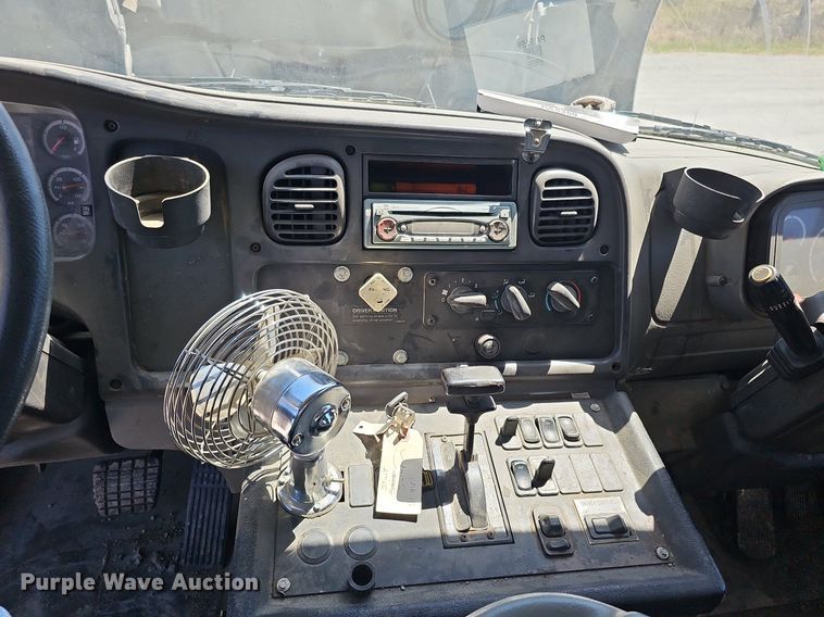 image for item DO4375 2006 Freightliner Business Class M2  street sweeper truck