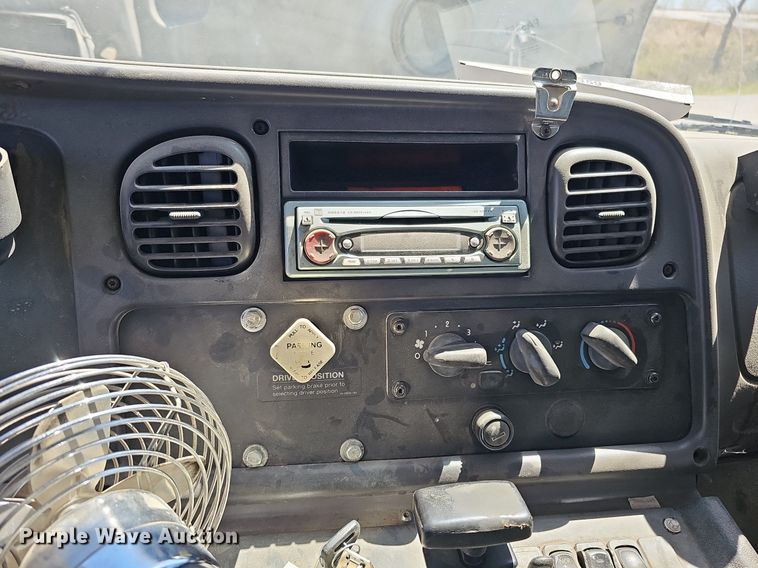 image for item DO4375 2006 Freightliner Business Class M2  street sweeper truck