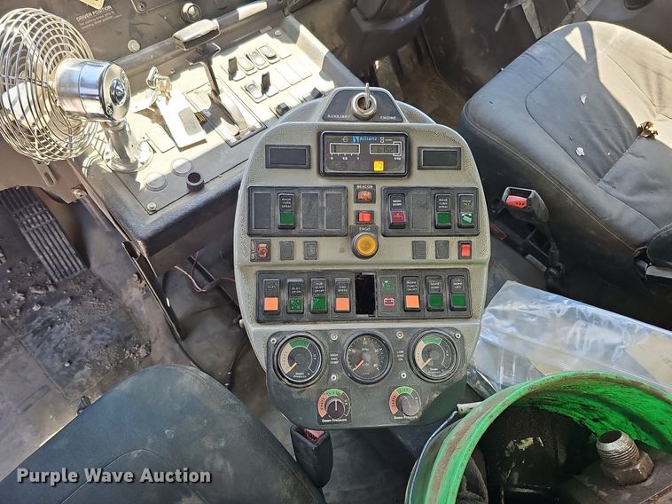 image for item DO4375 2006 Freightliner Business Class M2  street sweeper truck