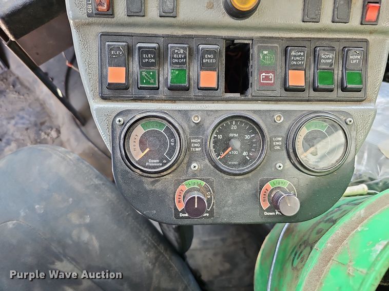 image for item DO4375 2006 Freightliner Business Class M2  street sweeper truck