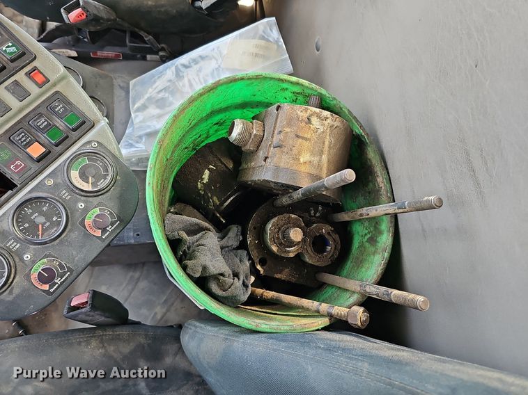 image for item DO4375 2006 Freightliner Business Class M2  street sweeper truck