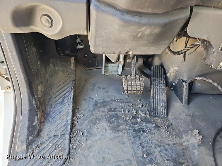 image for item DO4375 2006 Freightliner Business Class M2  street sweeper truck