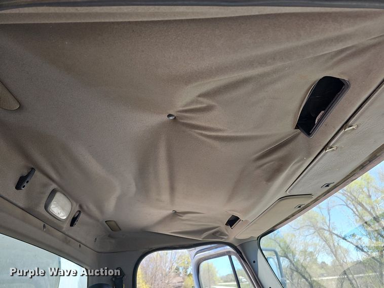 image for item DO4375 2006 Freightliner Business Class M2  street sweeper truck