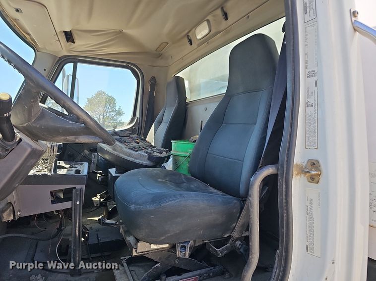 image for item DO4375 2006 Freightliner Business Class M2  street sweeper truck