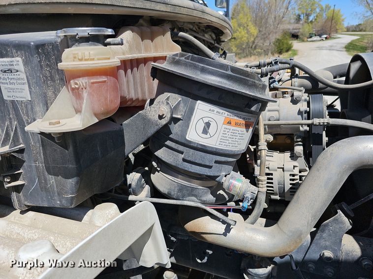 image for item DO4375 2006 Freightliner Business Class M2  street sweeper truck