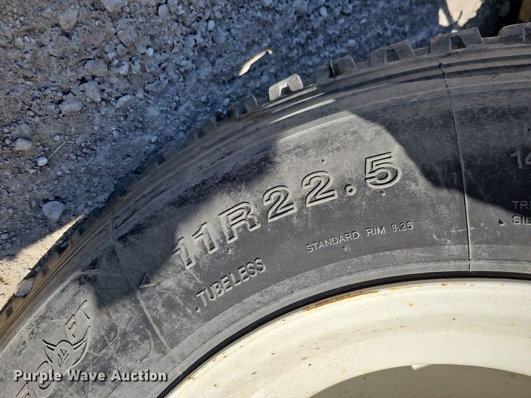 image for item DO4375 2006 Freightliner Business Class M2  street sweeper truck