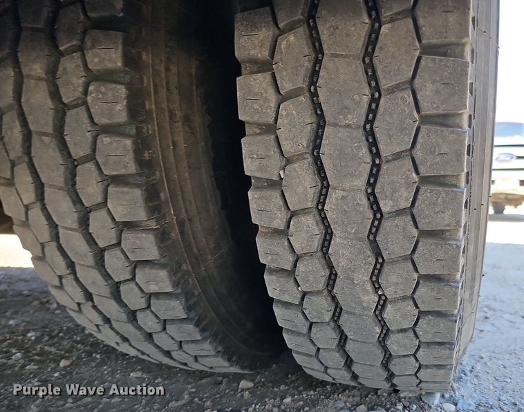 image for item DO4375 2006 Freightliner Business Class M2  street sweeper truck