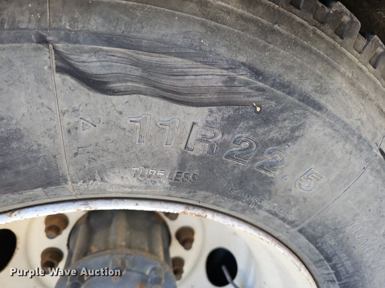 image for item DO4375 2006 Freightliner Business Class M2  street sweeper truck