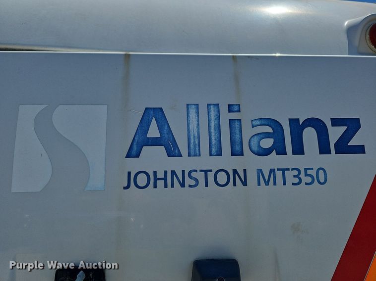 image for item DO4375 2006 Freightliner Business Class M2  street sweeper truck