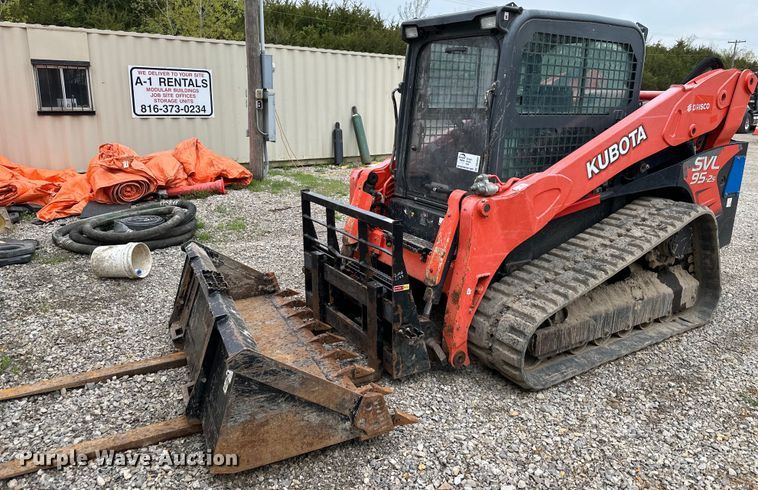 image for item DO4921 Kubota SVL95-2S  skid steer loader