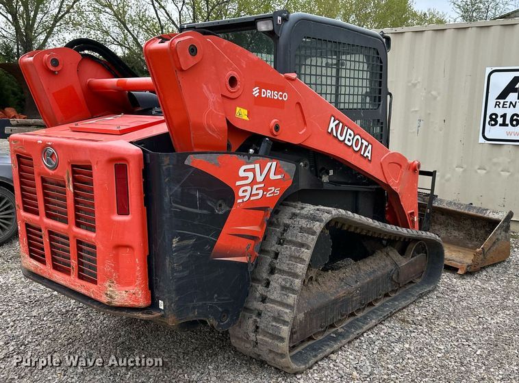 image for item DO4921 Kubota SVL95-2S  skid steer loader