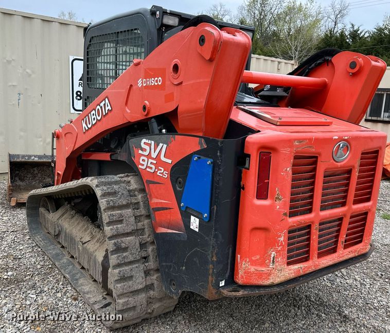 image for item DO4921 Kubota SVL95-2S  skid steer loader