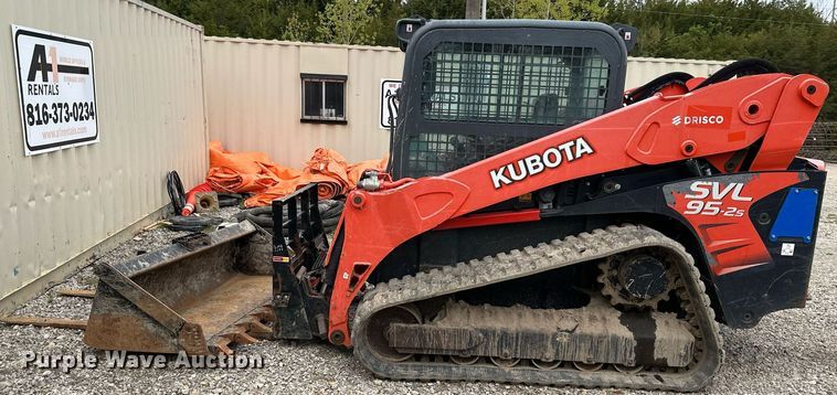 image for item DO4921 Kubota SVL95-2S  skid steer loader