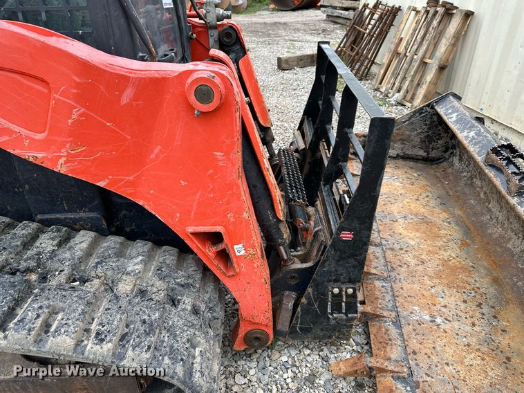 image for item DO4921 Kubota SVL95-2S  skid steer loader
