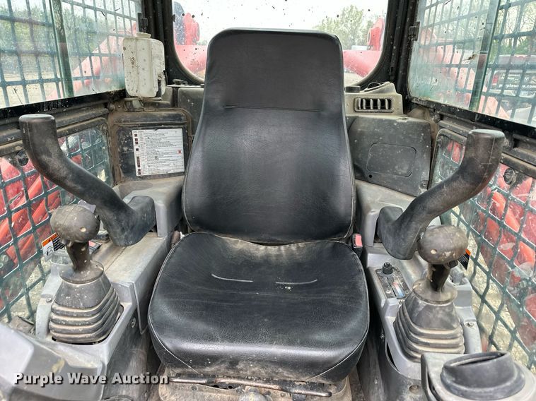 image for item DO4921 Kubota SVL95-2S  skid steer loader