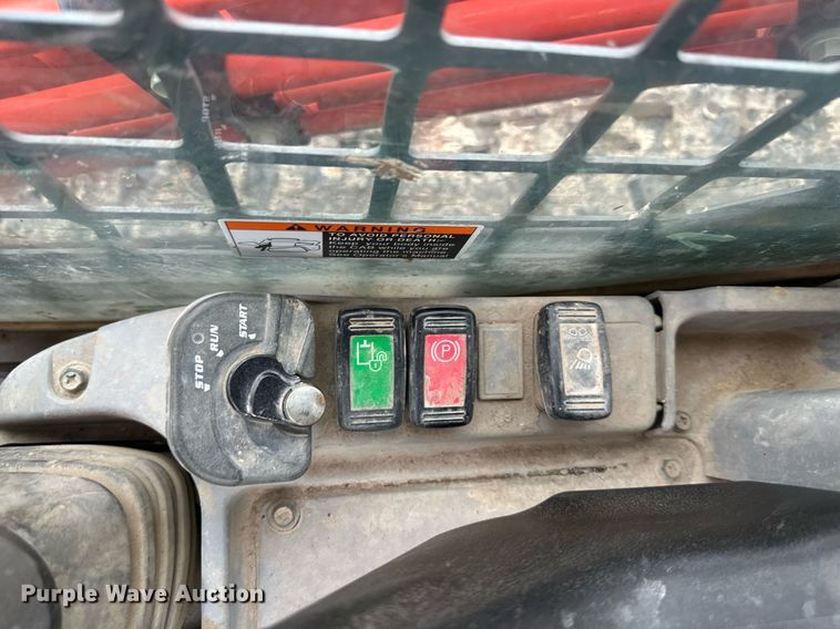 image for item DO4921 Kubota SVL95-2S  skid steer loader