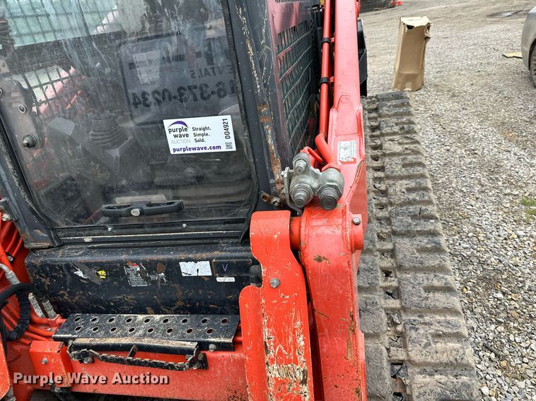 image for item DO4921 Kubota SVL95-2S  skid steer loader