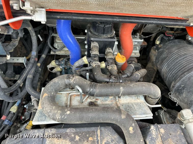 image for item DO4921 Kubota SVL95-2S  skid steer loader