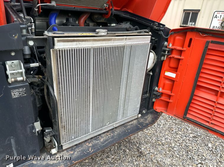 image for item DO4921 Kubota SVL95-2S  skid steer loader