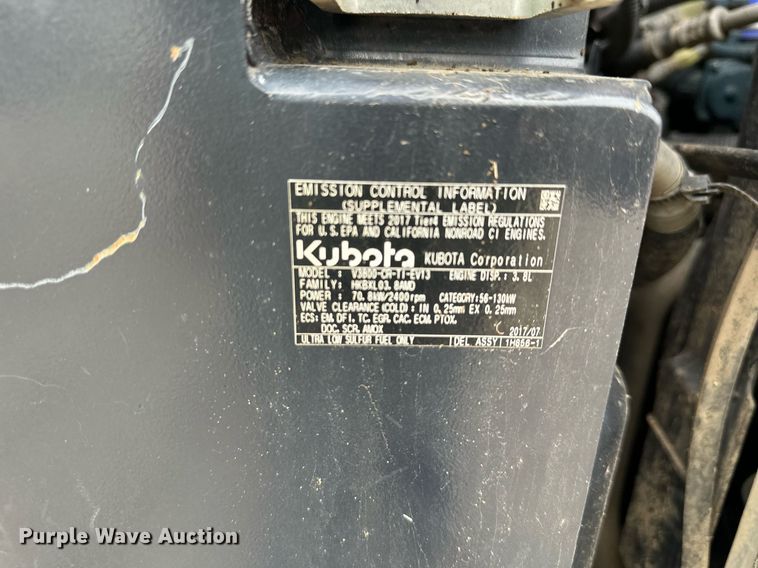 image for item DO4921 Kubota SVL95-2S  skid steer loader