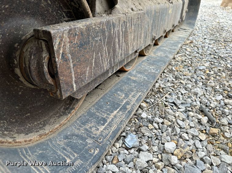 image for item DO4921 Kubota SVL95-2S  skid steer loader