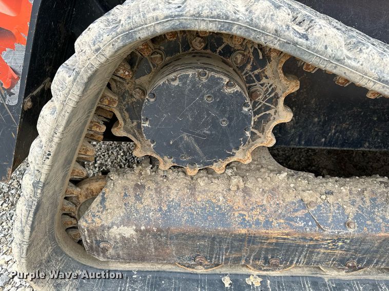 image for item DO4921 Kubota SVL95-2S  skid steer loader