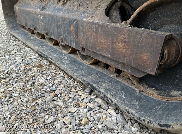 image for item DO4921 Kubota SVL95-2S  skid steer loader