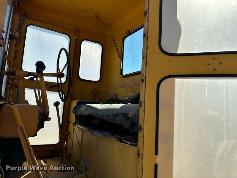 image for item DO4923 Caterpillar 112  rigid frame motor grader