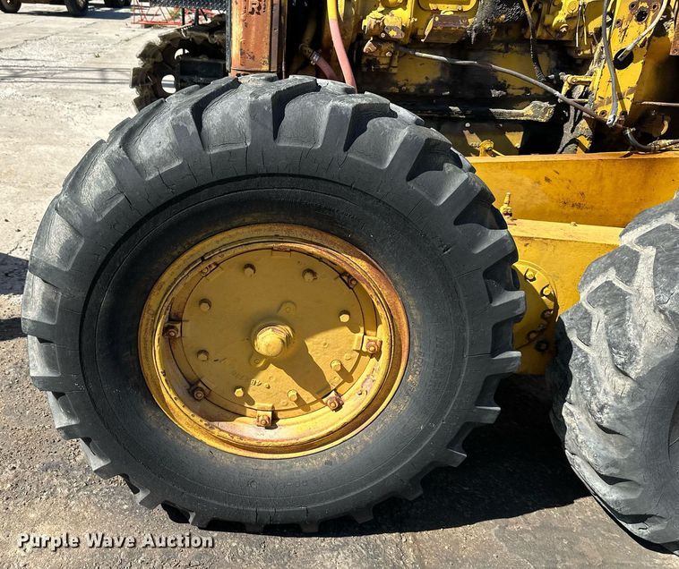 image for item DO4923 Caterpillar 112  rigid frame motor grader