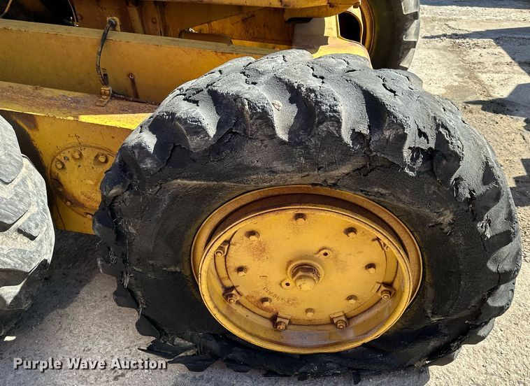 image for item DO4923 Caterpillar 112  rigid frame motor grader