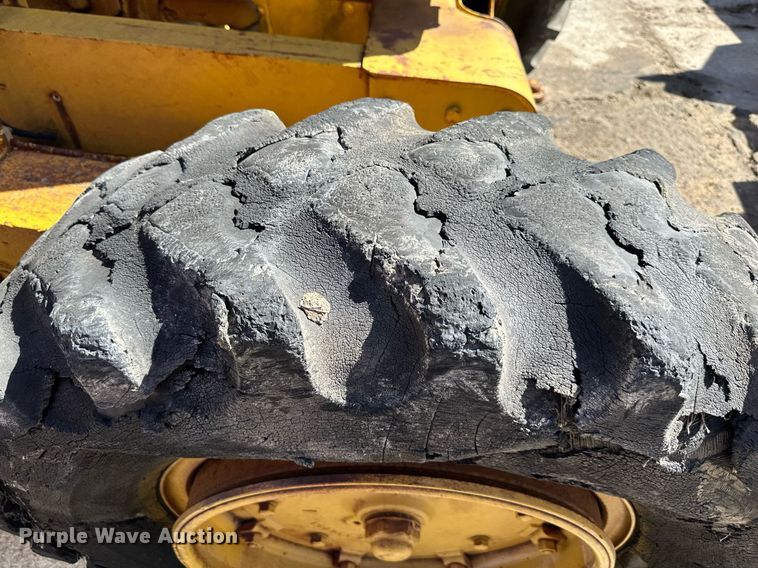 image for item DO4923 Caterpillar 112  rigid frame motor grader