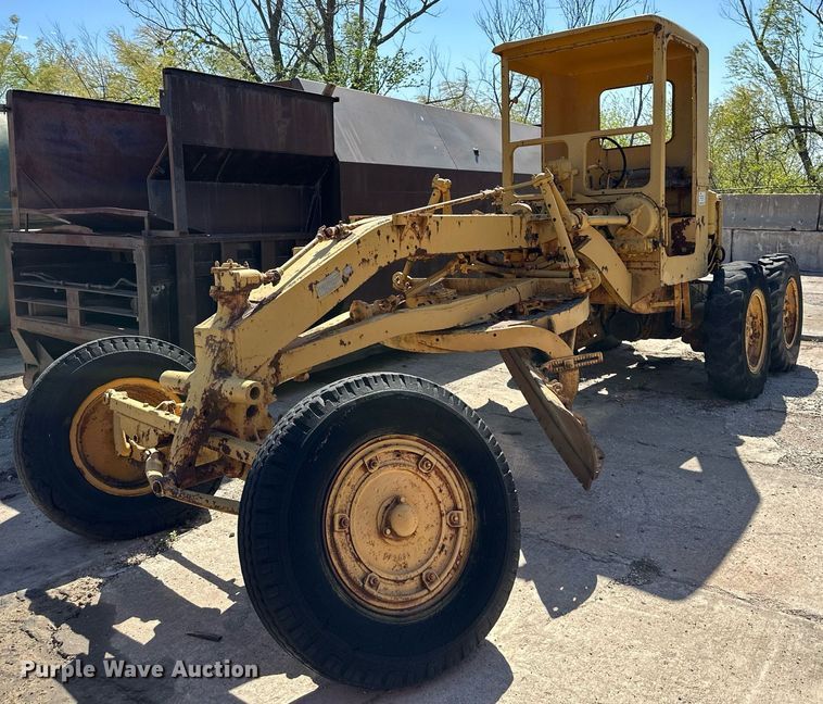 image for item DO4924 Caterpillar  rigid frame motor grader