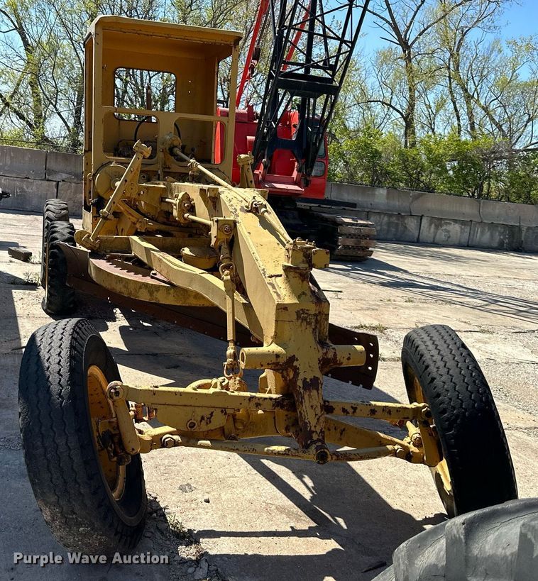 image for item DO4924 Caterpillar  rigid frame motor grader