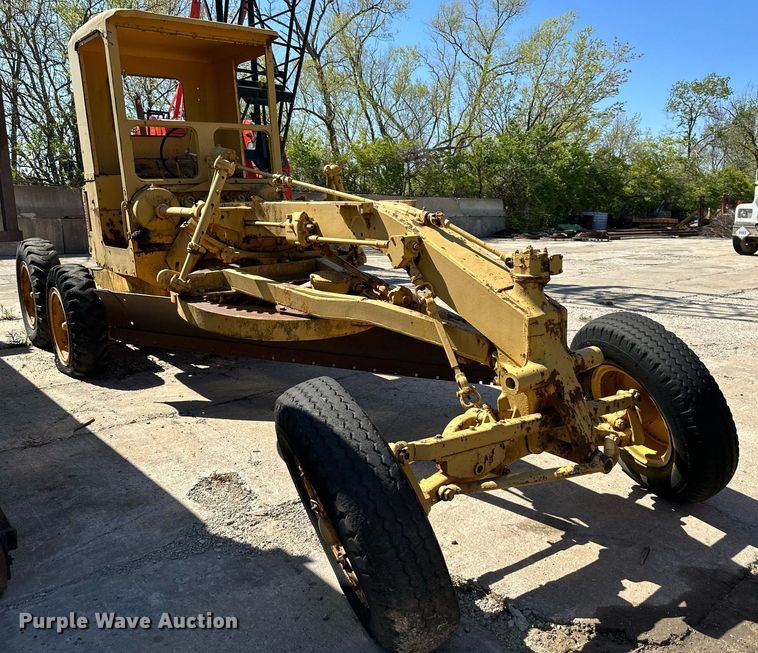 image for item DO4924 Caterpillar  rigid frame motor grader