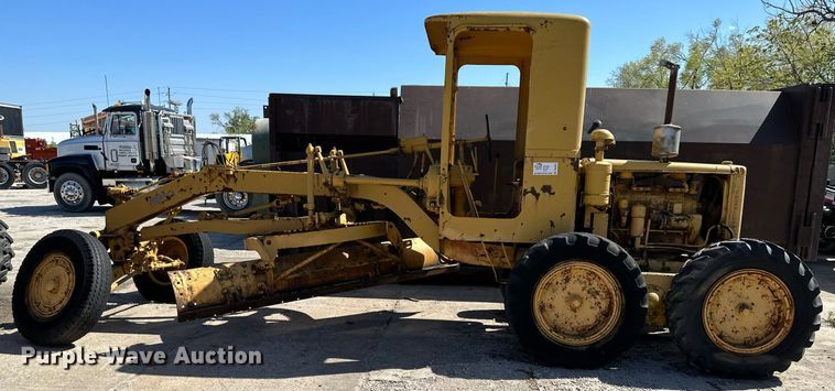 image for item DO4924 Caterpillar  rigid frame motor grader