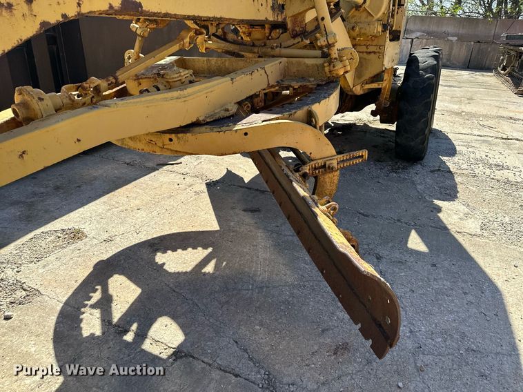 image for item DO4924 Caterpillar  rigid frame motor grader