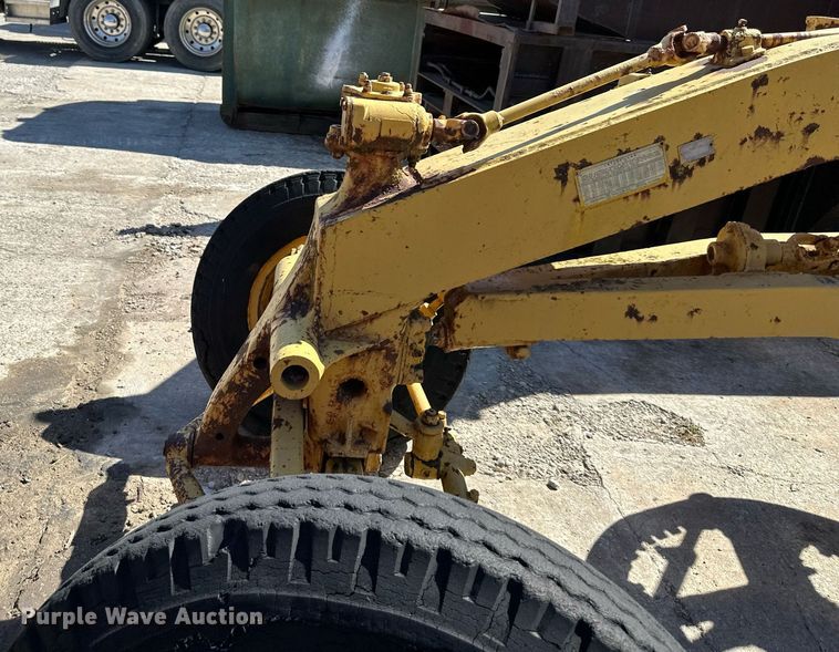 image for item DO4924 Caterpillar  rigid frame motor grader