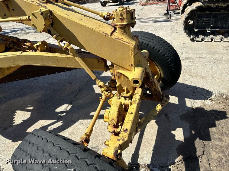 image for item DO4924 Caterpillar  rigid frame motor grader