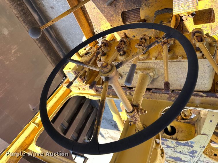 image for item DO4924 Caterpillar  rigid frame motor grader