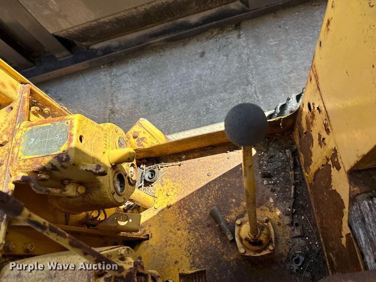 image for item DO4924 Caterpillar  rigid frame motor grader